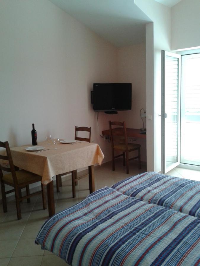 Apartments Delfini Sveti Filip i Jakov Kültér fotó
