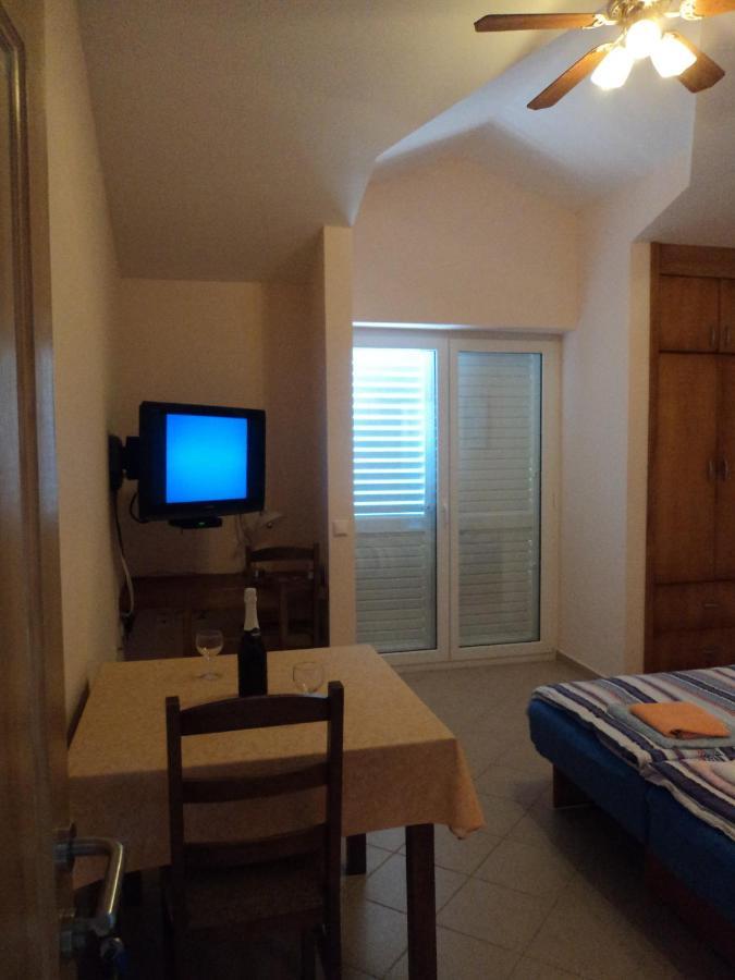 Apartments Delfini Sveti Filip i Jakov Kültér fotó