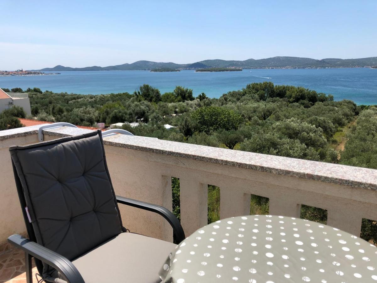 Apartments Delfini Sveti Filip i Jakov Kültér fotó