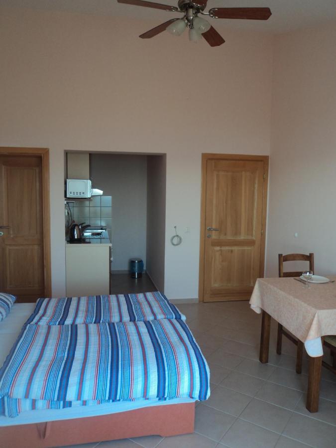 Apartments Delfini Sveti Filip i Jakov Kültér fotó