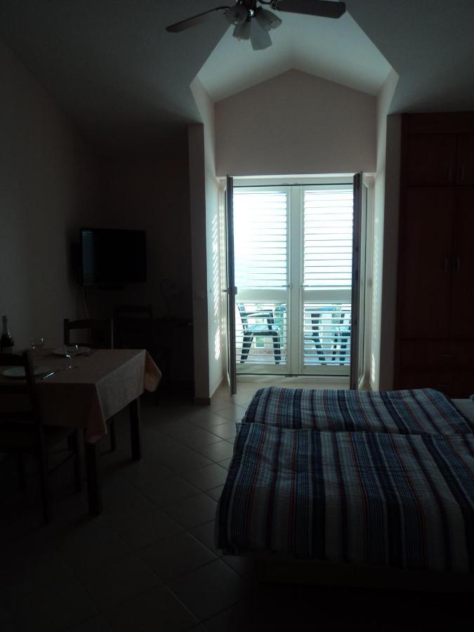 Apartments Delfini Sveti Filip i Jakov Kültér fotó