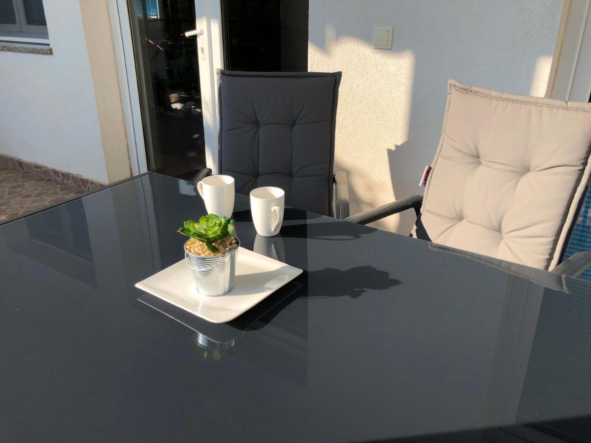 Apartments Delfini Sveti Filip i Jakov Kültér fotó